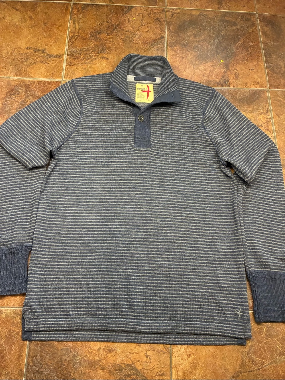 Relwen Striped V-Neck Pullover Sweater in Blue